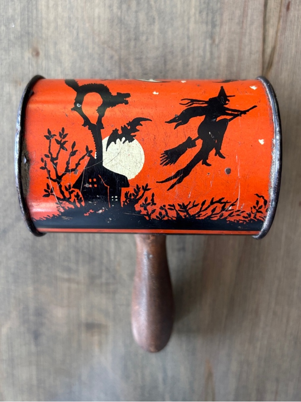Vintage Halloween Rattle Noisemaker - Picture 4 of 11